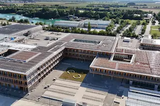 Außenansicht des Schulcampus Aschheim von oben