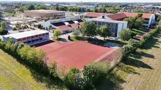 Sportplatzansicht des Gymnasiums Kirchheim