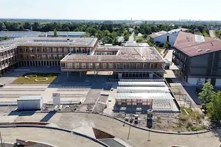 Drohnenansicht des Schulcampus Aschheim